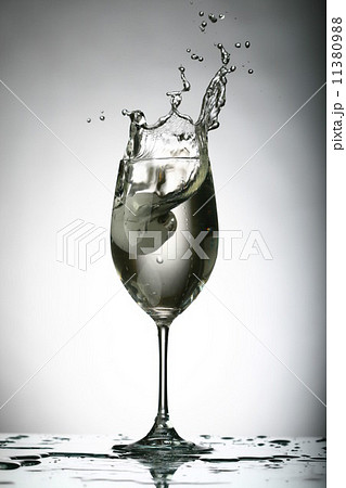 alcohol splash 11380988