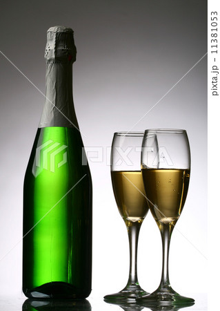 champagne champagne 11381053