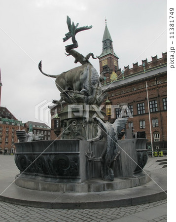 コペンハーゲン市庁舎前(Kobenhavn Radhuset) 11381749