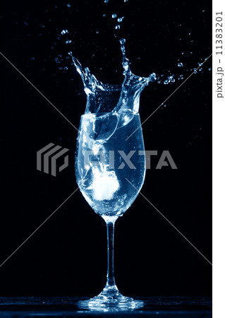 alcohol splash alcohol splash 11383201