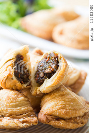 Pastry samosas 11383989