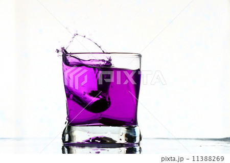 coctail drink splash 11388269