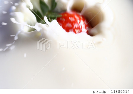 strawberrie milk strawberrie milk 11389514