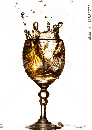 wine splash 11389775