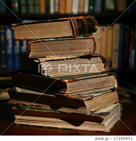 books on table 11389951