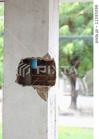 Column pipe break are inside 11395096