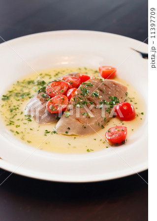 roasted beef tongue 11397709