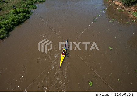 Canoe Race Paddlers Rapids Action 11400552