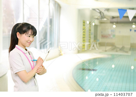 プール　女性 11403707