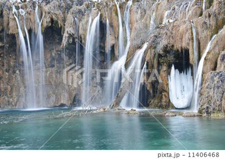 Waterfall in Plitvice Lakes Waterfall in Plitvice Lakes 11406468