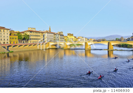 Bridge Ponte Vecchio in Florence, Italy Bridge Ponte Vecchio in Florence, Italy 11406930