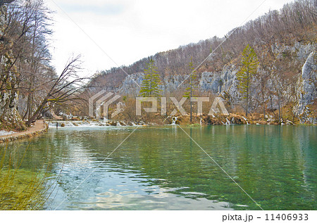 Breathtaking view in the Plitvice Lakes National Park, Croatia 11406933
