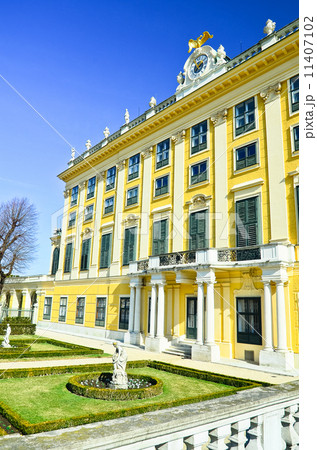 Schoenbrunn Palace in Vienna, Austria Schoenbrunn Palace in Vienna, Austria 11407102
