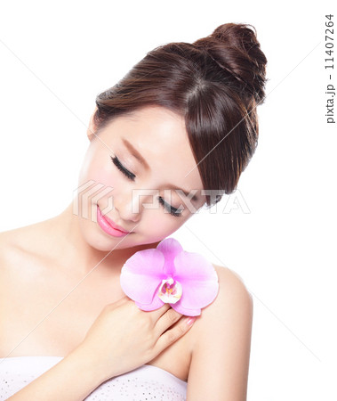beautiful face with pink orchids 11407264