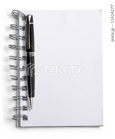 used blank note book with ring binder and black ball pen, isolat 11414277