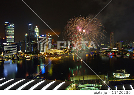 シンガポール 夜景の花火 シンガポール 夜景の花火 11420286