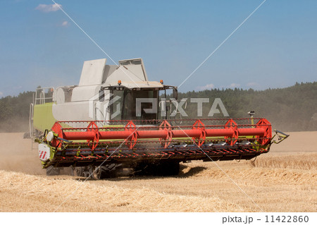Combine harvester Combine harvester 11422860