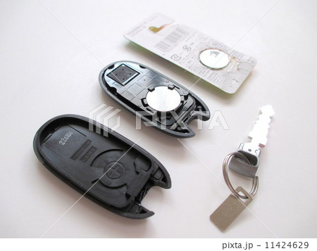 車のキーの電池交換　Battery exchange of the key of a car  11424629
