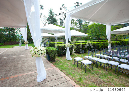 wedding marquee with bouquets of roses 11430645