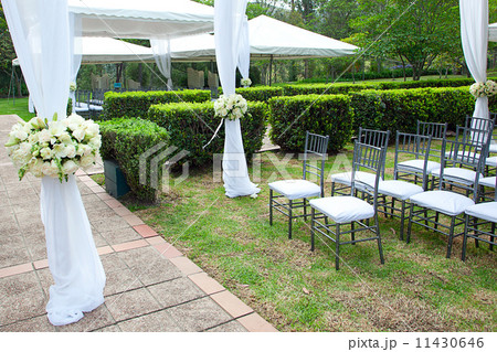 wedding marquee with bouquets of roses 11430646