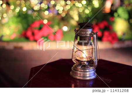 ランプのある夜景 11431208