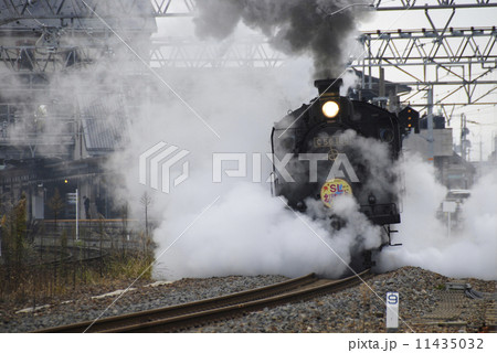 長浜を発車する北びわ湖号 11435032