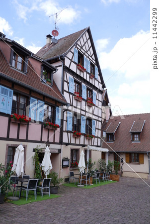 フランス　アルザス地方の小さな町エギスアイム 11442299