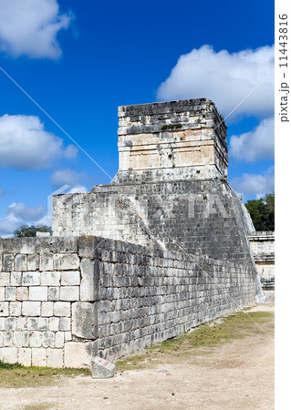 Chichen Itza pyramid, Yucatan, Mexico Chichen Itza pyramid, Yucatan, Mexico 11443816