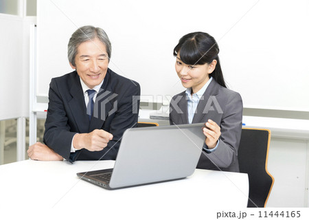 ビジネスシーン 11444165