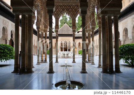ライオンの中庭 【アルハンブラ宮殿】 ライオンの中庭 【アルハンブラ宮殿】 11446170