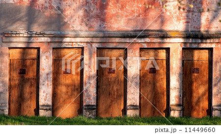 Five doors 11449660