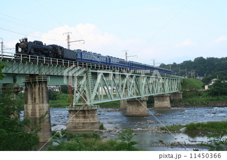 鉄橋を渡る蒸気機関車c6120 11450366
