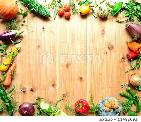 夏野菜とハーブのフレームの写真素材
