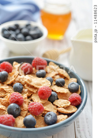 Whole-grain flakes Whole-grain flakes 11488623