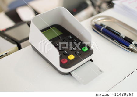 クレジットカード端末ピンパッドの写真素材