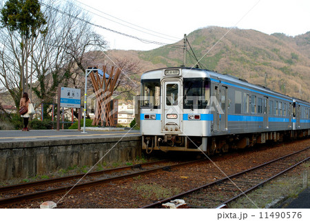 徳島線　貞光駅 11490576
