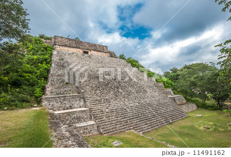 The great pyramid in Uxmal, Yucatan, Mexico The great pyramid in Uxmal, Yucatan, Mexico 11491162