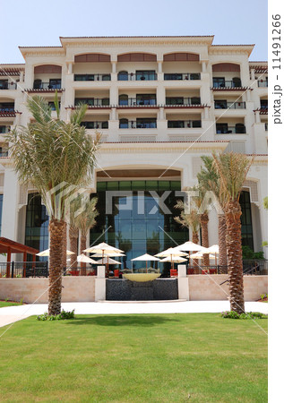 Building of the luxury hotel, Saadiyat island, Abu Dhabi, UAE 11491266