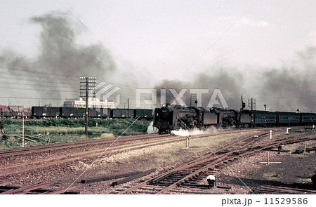C62重連急行二セコ長万部発車。昭和44年 11529586