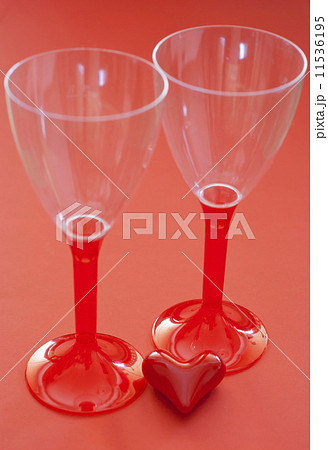 Two glasses with valentine heart 11536195