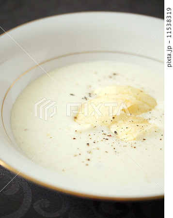 ビシソワーズ（黒背景） 11538319