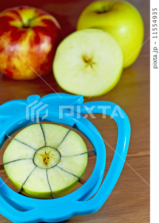 A cored and sliced apples 11554935