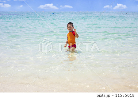 きれいな海と子供 きれいな海と子供 11555019