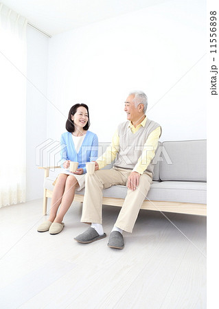 シニア夫婦 11556898