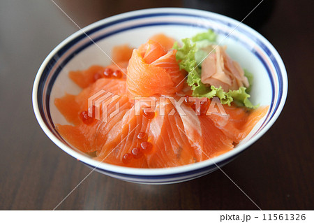 Salmon sushi don Salmon sushi don 11561326