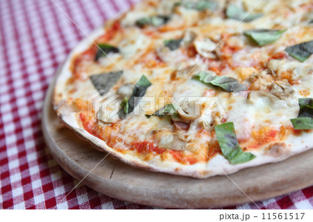 Pizza ham and mushroom Pizza ham and mushroom 11561517