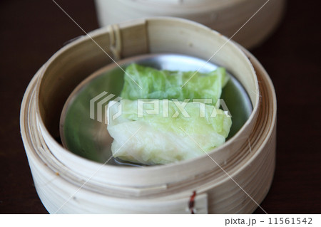 yumcha , dim sum in bamboo steamer yumcha , dim sum in bamboo steamer 11561542