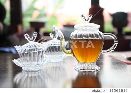 Teapot with cup 11561612