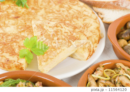 Spanish Tortilla - Traditional Spanish omelette with potatoes  11564120