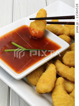 Crispy Chicken & Sweet and Sour Dip  11564526